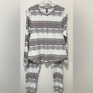 Adore Me long sleeve pajama set snowflakes white maroon navy blue size 2X